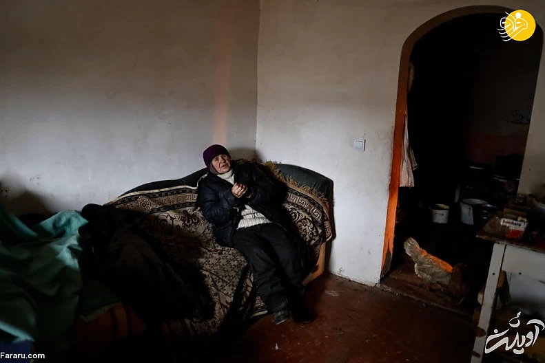 (تصاویر) داستان پیرزن اوکراینی و مرغهایش